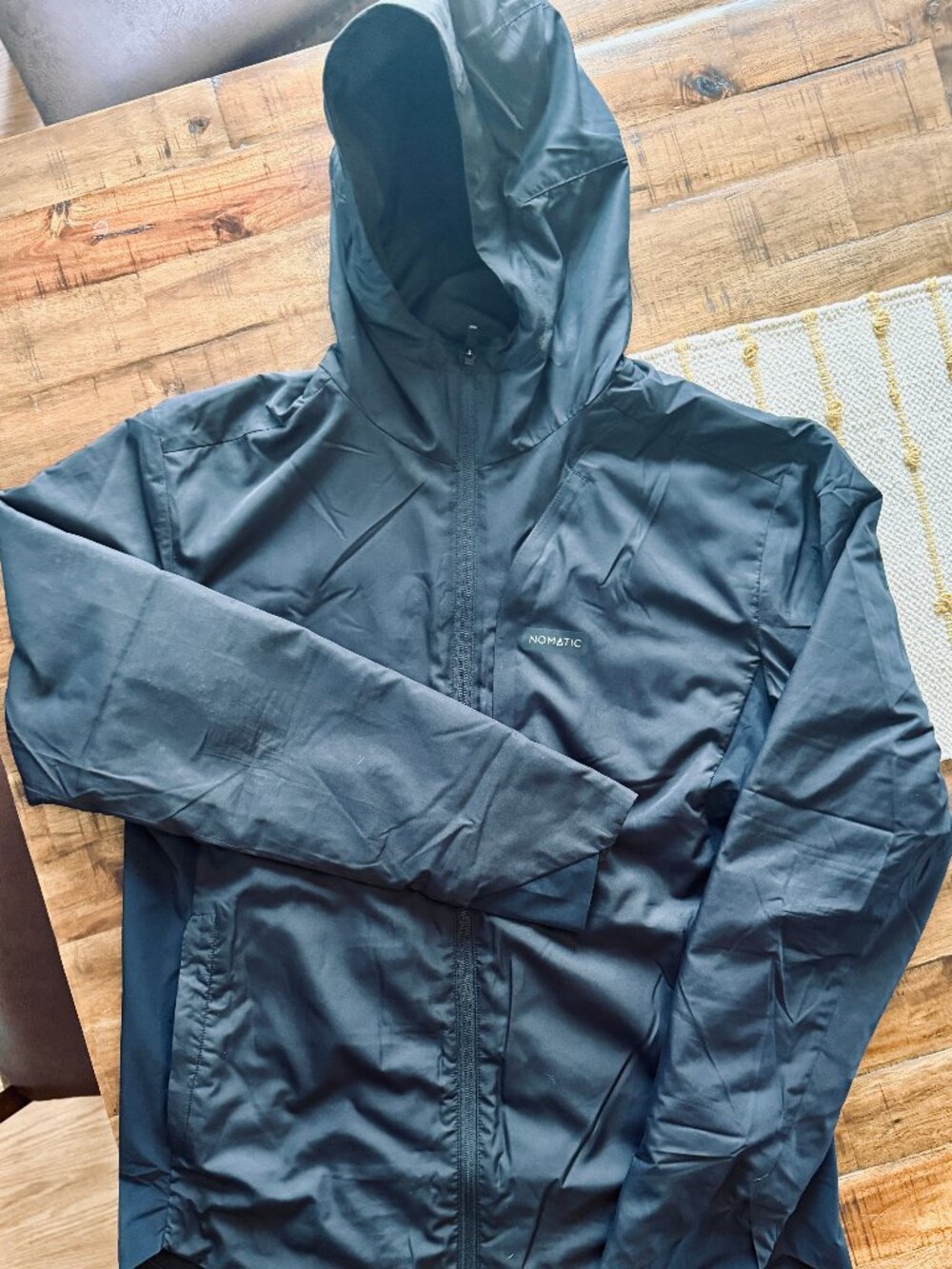 NOMATIC Outset Jacket Hoodie Black | Lightweight Travel Jacket | Packable  LARGE